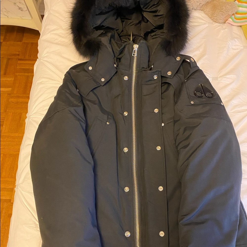 Men’s Authentic Mooseknuckle Parka in Large.  Worn 3 times, excellent condition!